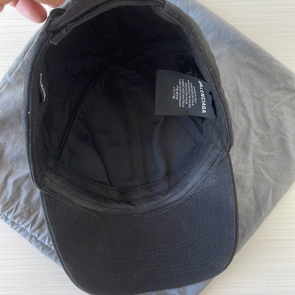 Balenciaga Cap - Picture 6 of 8